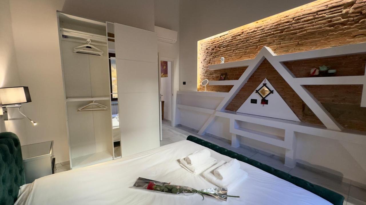 Suite Stylish & Cozy Apartment In The Heart Of Florence Luaran gambar