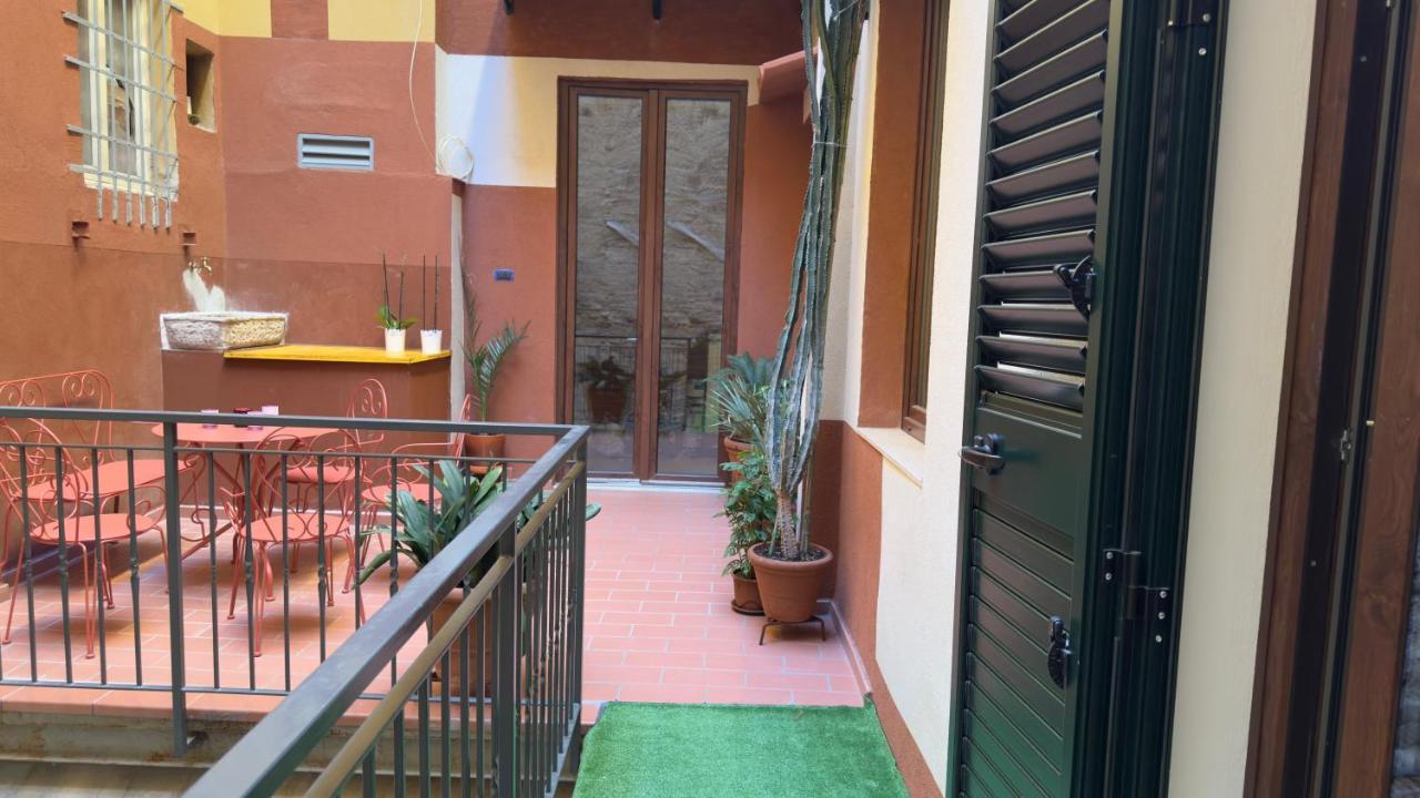 Suite Stylish & Cozy Apartment In The Heart Of Florence Luaran gambar