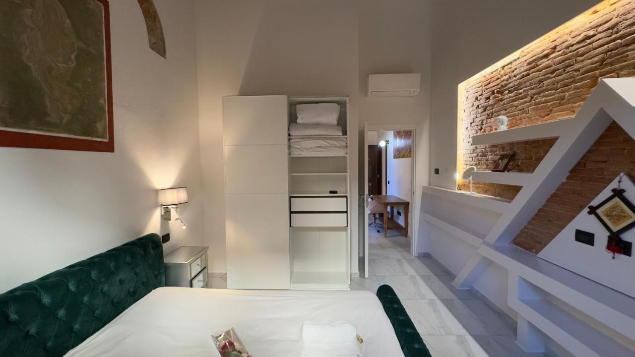 Suite Stylish & Cozy Apartment In The Heart Of Florence Luaran gambar