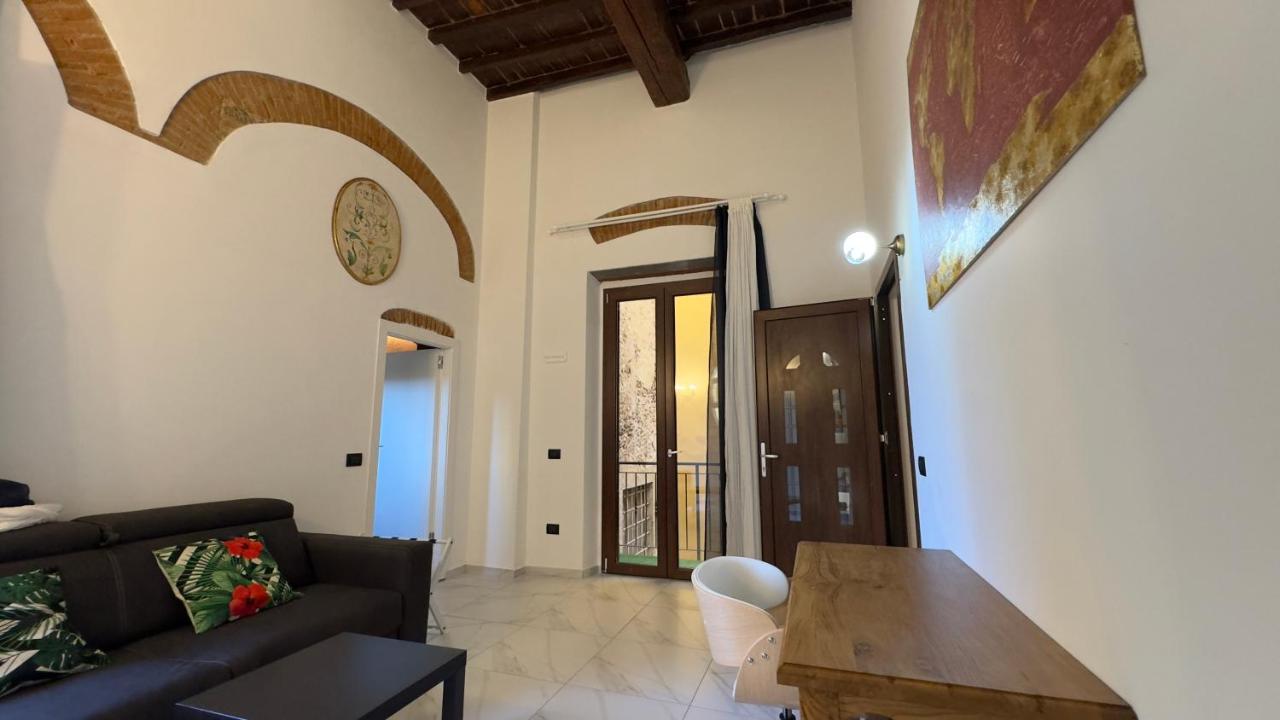 Suite Stylish & Cozy Apartment In The Heart Of Florence Luaran gambar